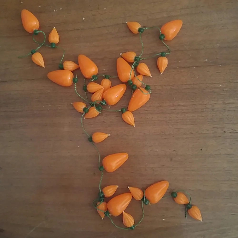 Carrot garland